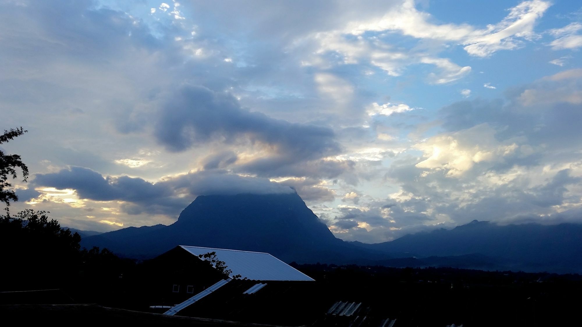 Baan Aingdoi Homestay, Chiang Dao Eksteriør billede