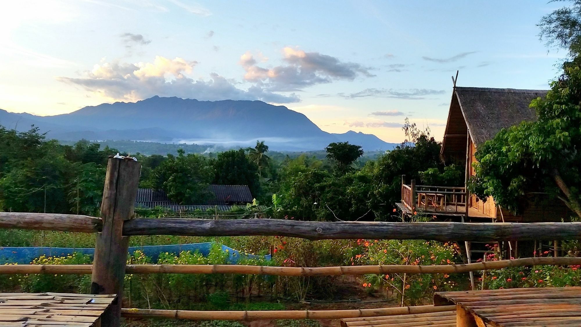 Baan Aingdoi Homestay, Chiang Dao Eksteriør billede