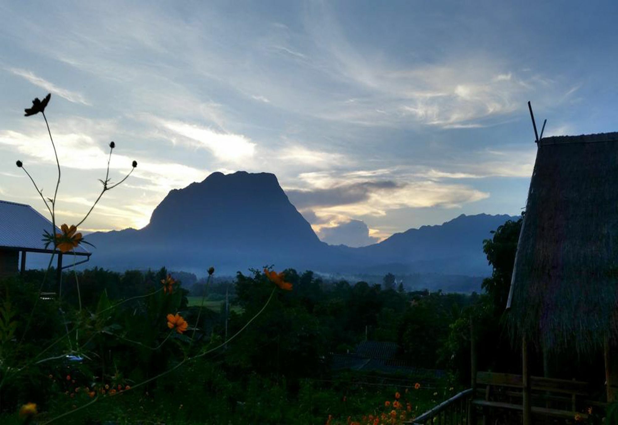 Baan Aingdoi Homestay, Chiang Dao Eksteriør billede